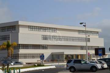 Visita al nuevo edificio administrativo de El Cubillo (Foto TA)